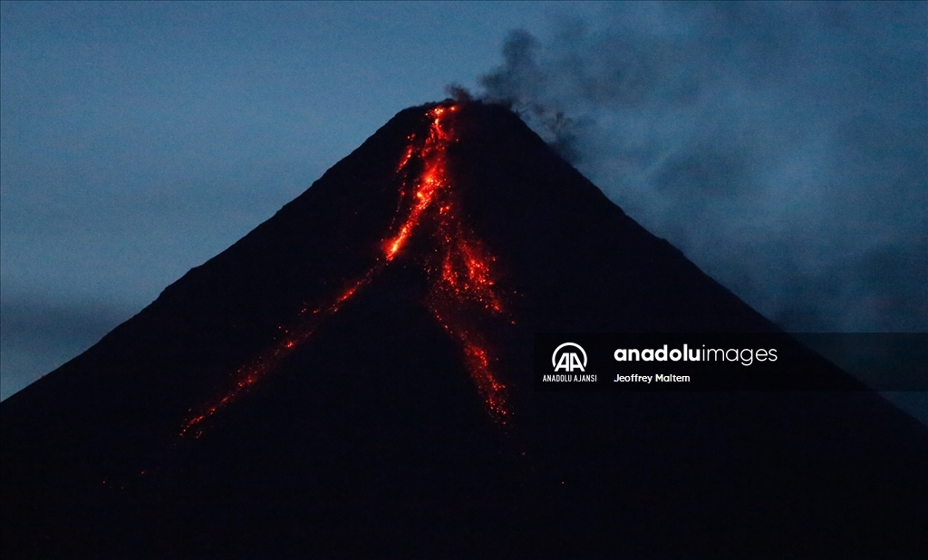 Filipinler'de Mayon Yanardağı çevresinde tahliyeler sürüyor