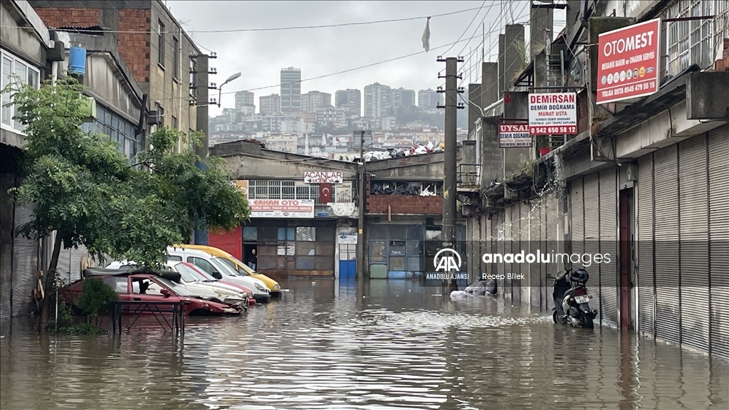  Samsun'da şiddetli yağış sel ve taşkınlara neden oldu