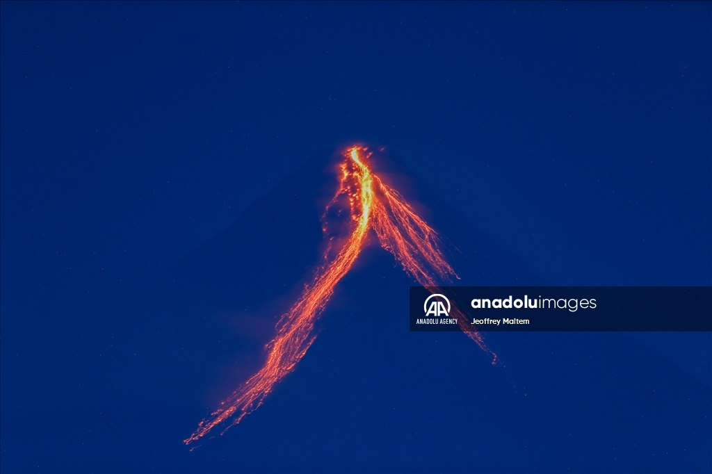 Mount Mayon volcano spews lava in Philippines