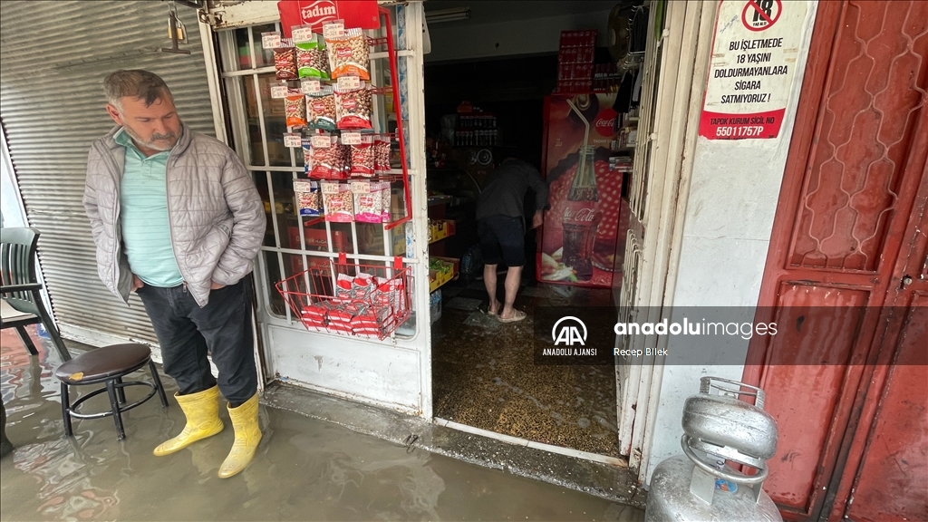 Samsun'da şiddetli yağış sel ve taşkınlara neden oldu