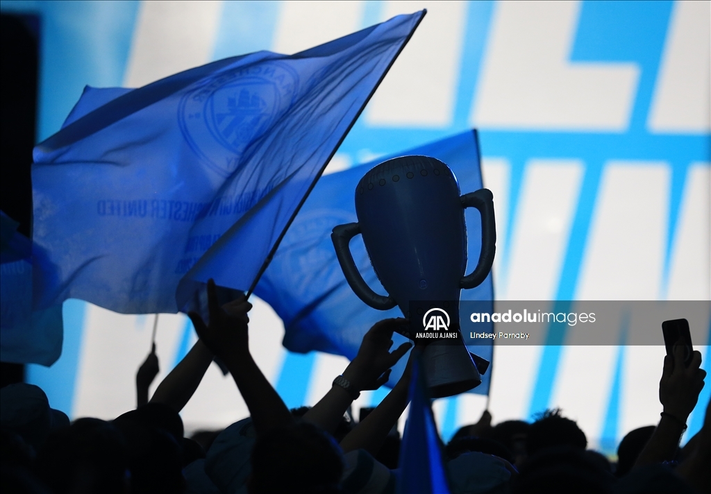 UEFA Şampiyonlar Ligi şampiyonu Manchester City, ülkesine döndü