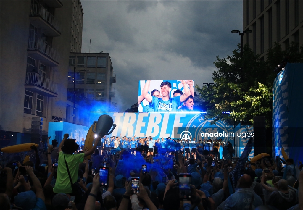 UEFA Şampiyonlar Ligi şampiyonu Manchester City, ülkesine döndü