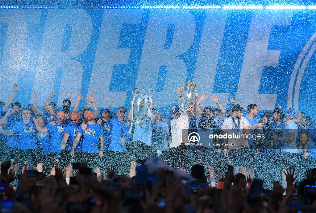 UEFA Şampiyonlar Ligi şampiyonu Manchester City, ülkesine döndü