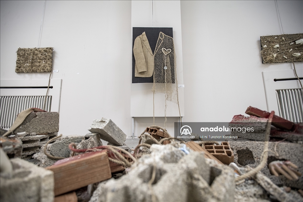 Depremin hissettirdiklerini sanatıyla anlattı