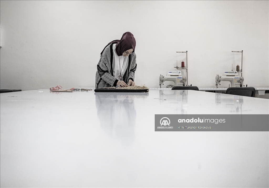 Depremin hissettirdiklerini sanatıyla anlattı