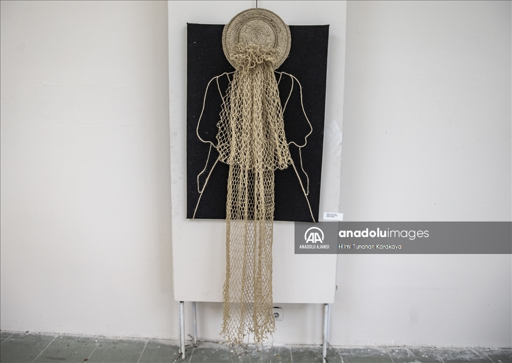 Depremin hissettirdiklerini sanatıyla anlattı