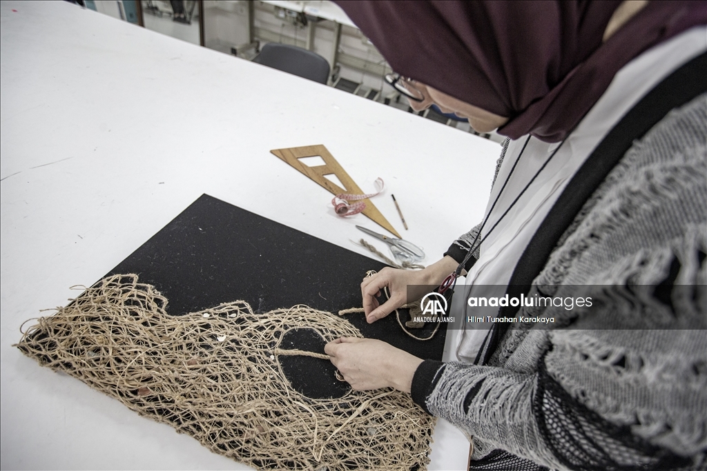 Depremin hissettirdiklerini sanatıyla anlattı