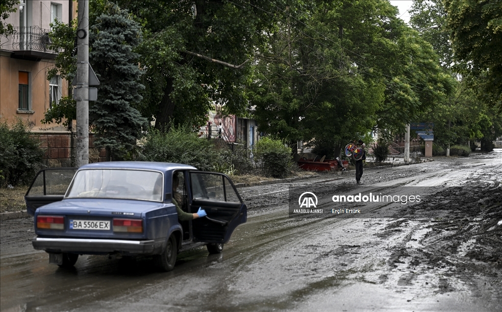 Ukrayna'da Kahovka HES'in bulunduğu bölgedeki sivillerin tahliyesi sürüyor