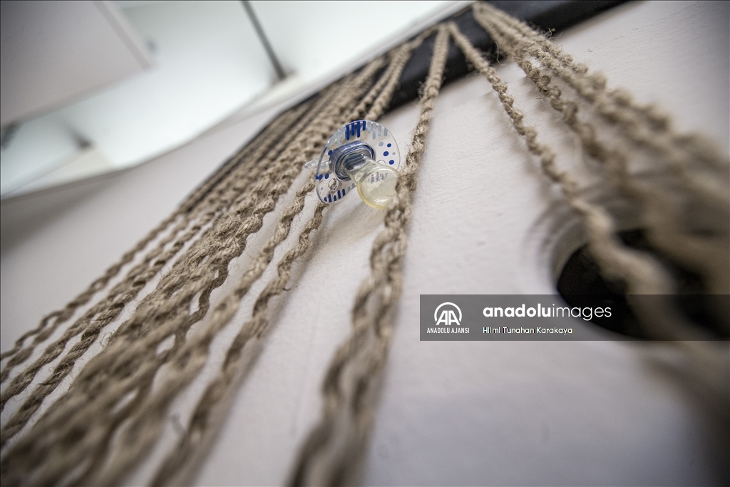 Depremin hissettirdiklerini sanatıyla anlattı