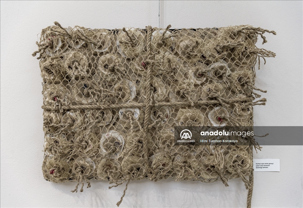 Depremin hissettirdiklerini sanatıyla anlattı