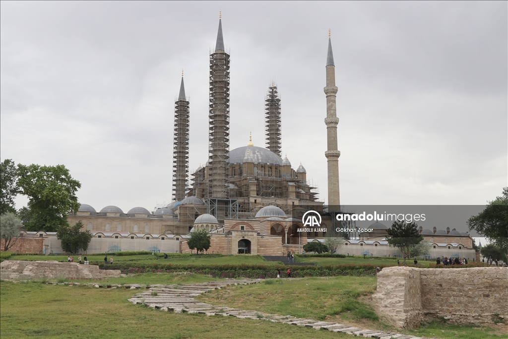 Restorasyondaki Selimiye Camisi'nde ana kubbe çalışmaları bitti