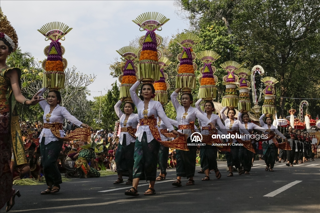 The cultural parade of Bali Arts Festival 2023