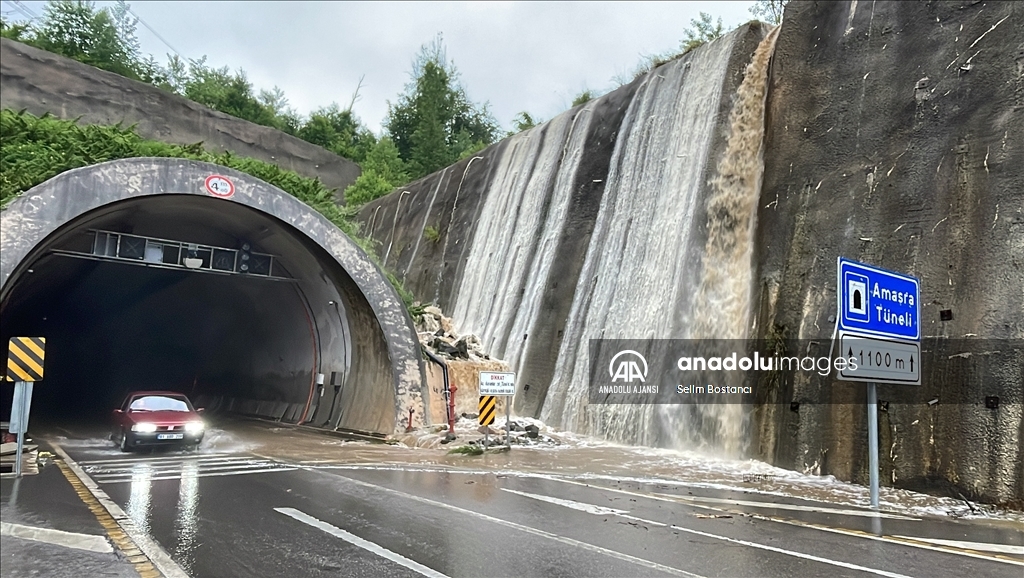Sakarya ve Bartın'da sağanak etkili oldu