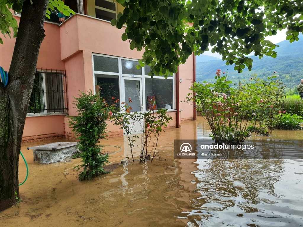 Sakarya ve Bartın'da sağanak etkili oldu