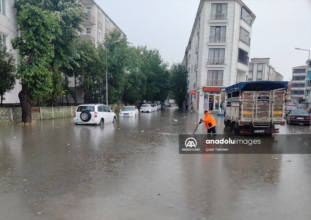 Trakya'da sağanak etkili oluyor