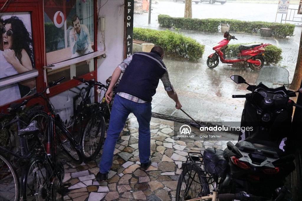 Trakya'da sağanak etkili oluyor