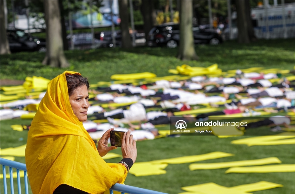 New York'ta Dünya Yoga Günü