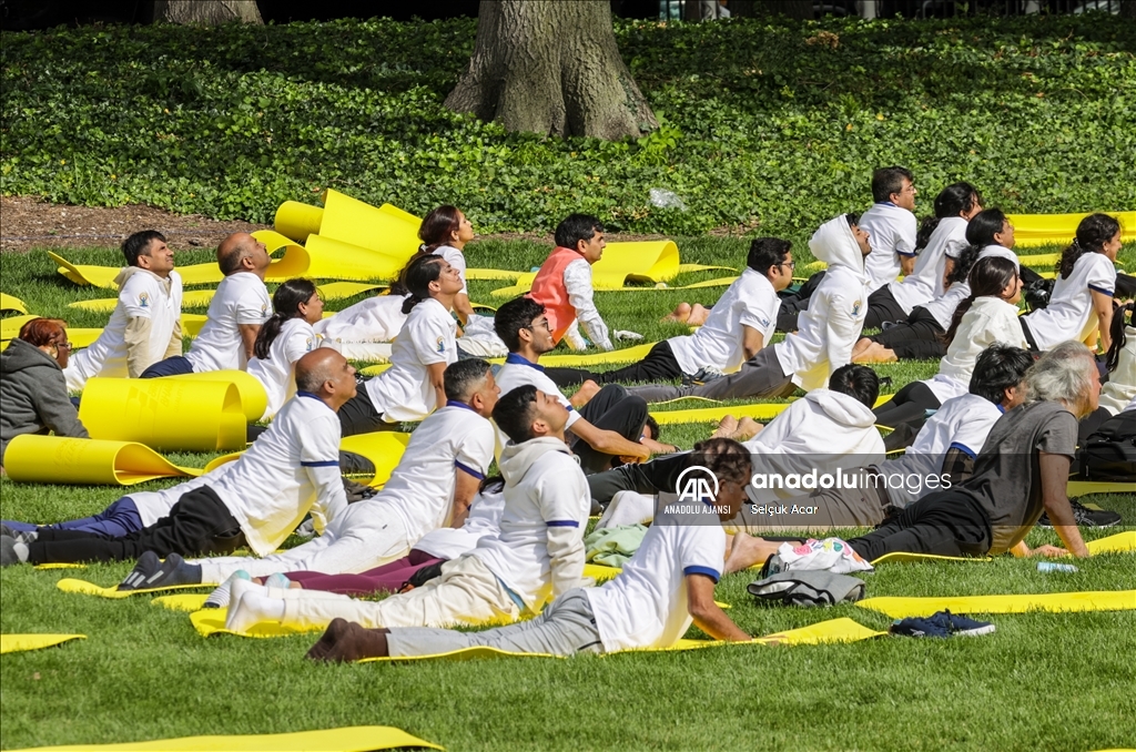 New York'ta Dünya Yoga Günü