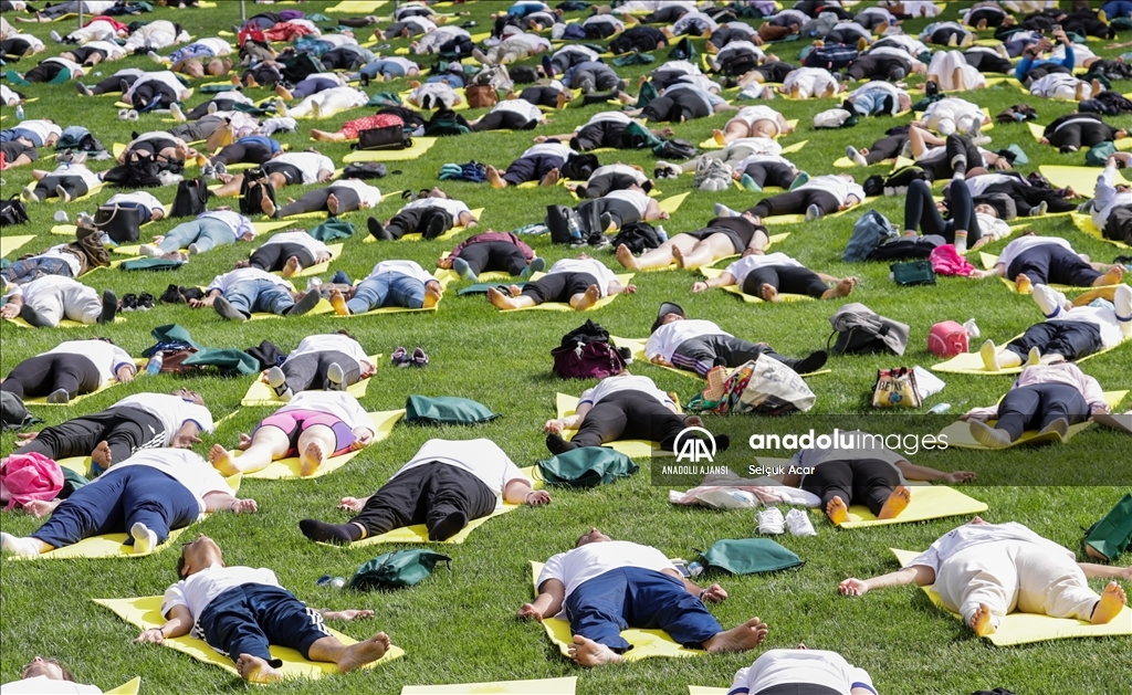 New York'ta Dünya Yoga Günü