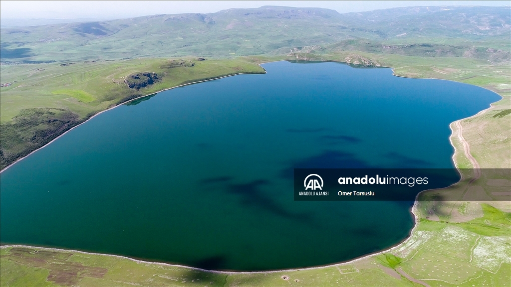 Kars'ta 2 bin 300 rakımdaki Aygır Gölü havadan görüntülendi