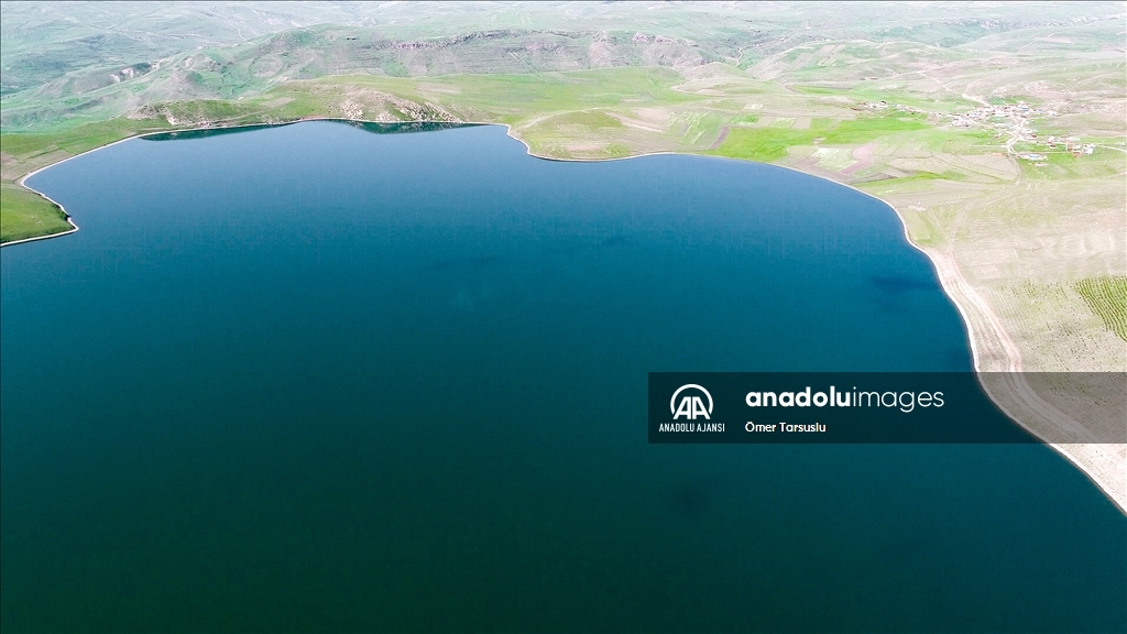 Kars'ta 2 bin 300 rakımdaki Aygır Gölü havadan görüntülendi