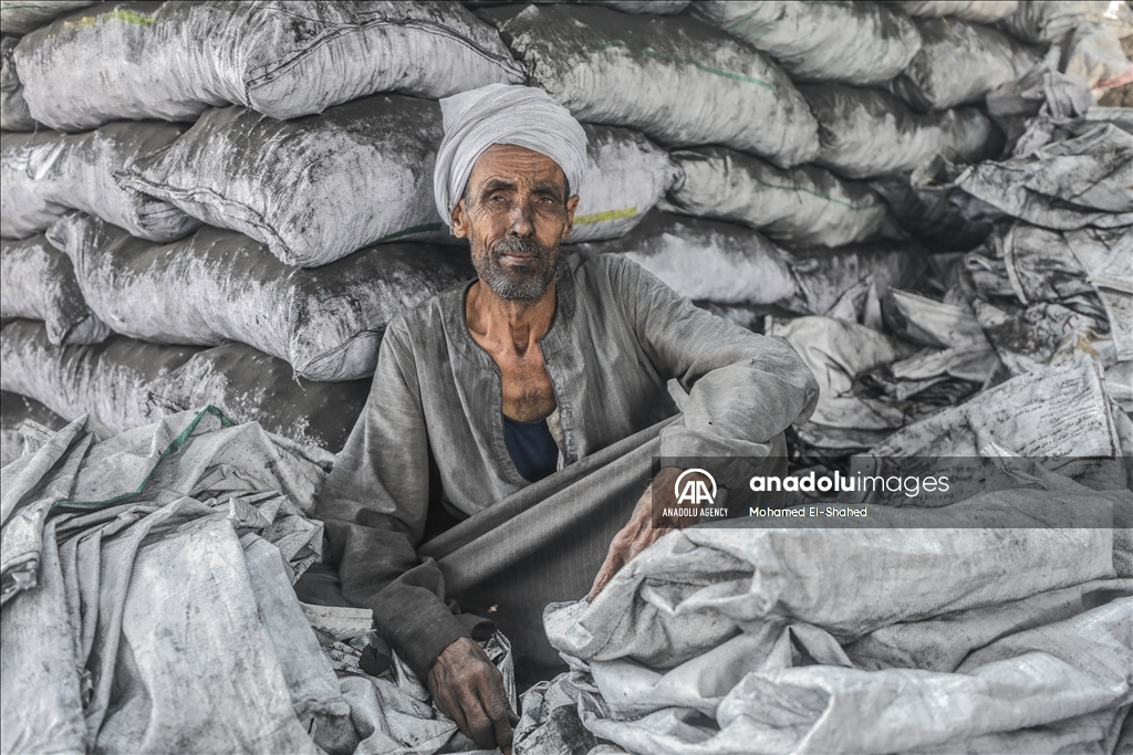 Угольщики в Египте трудятся в тяжелых условиях