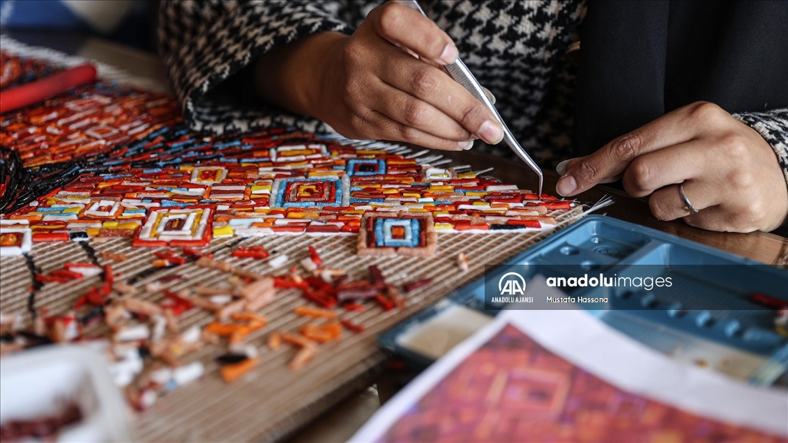 Filistinli Sanatçılardan Mozaik Sanatı