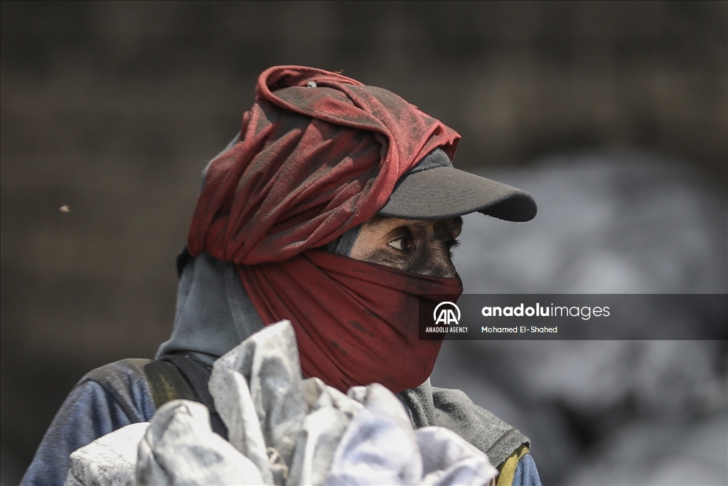 Угольщики в Египте трудятся в тяжелых условиях