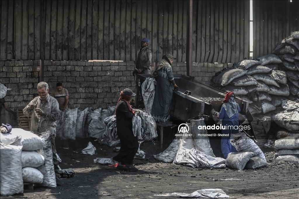 Угольщики в Египте трудятся в тяжелых условиях