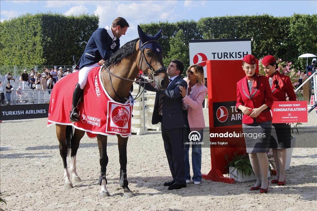 Binicilikte Longines Paris Eyfel engel atlama yarışı kapsamında THY ödülleri sahiplerini buldu