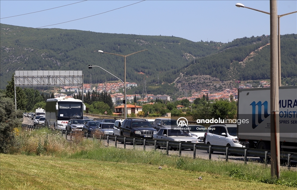 Muğla'da bayram tatili nedeniyle trafik yoğunluğu artıyor