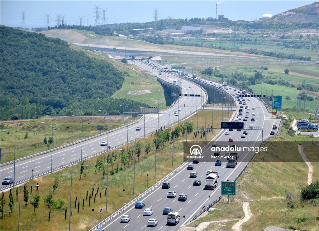 Sakarya ve Kocaeli'de otoyollarda bayram yoğunluğu yaşanıyor
