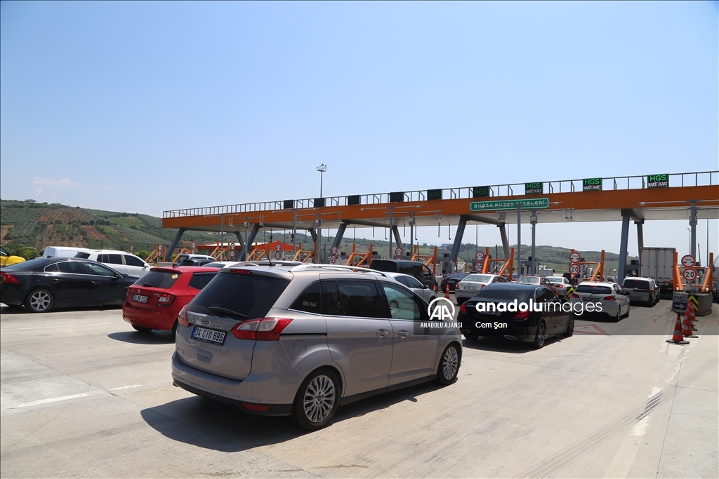 İstanbul-İzmir Otoyolu'nda bayram tatili hareketliliği sürüyor