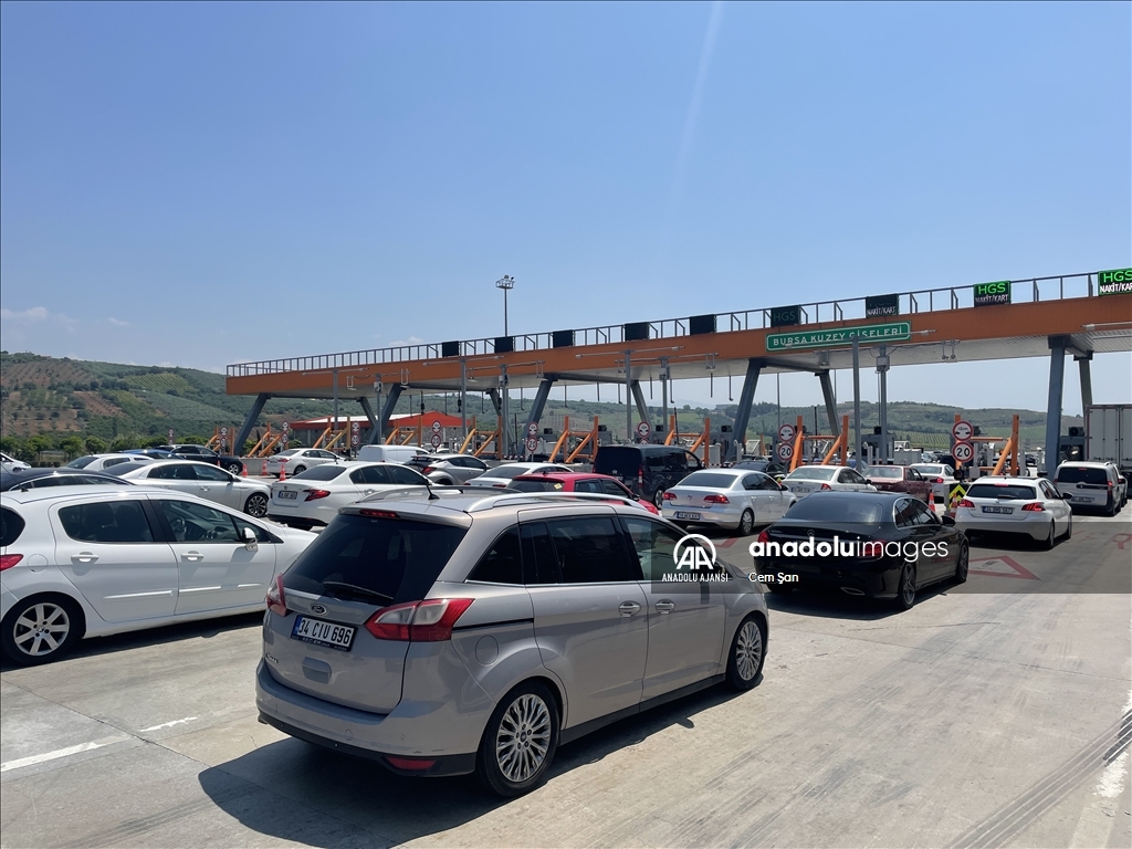 İstanbul-İzmir Otoyolu'nda bayram tatili hareketliliği sürüyor