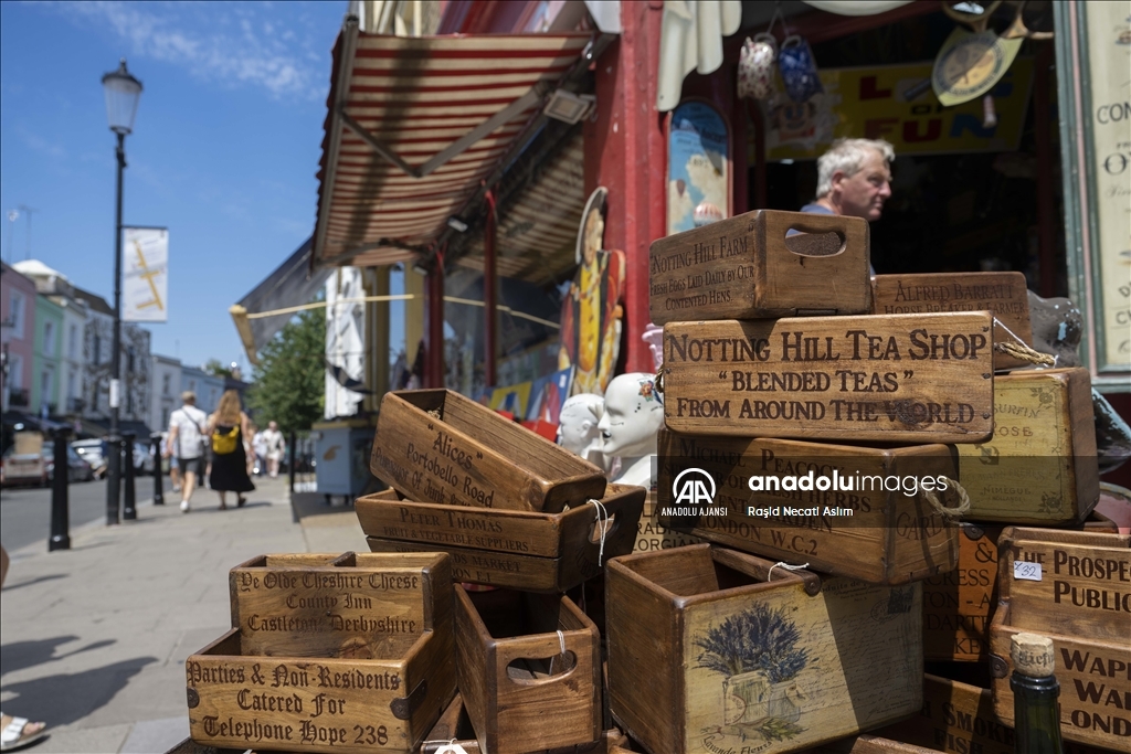 İngiltere’nin meşhur pazarı Portobello Road Market yoğun ilgi görüyor