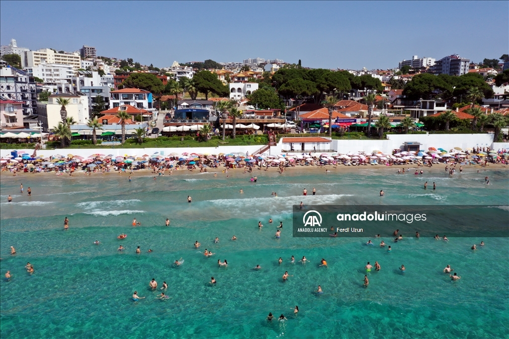 В преддверии праздника Курбан-Байрамы к Эгейскому побережью Турции стекаются тысячи туристов