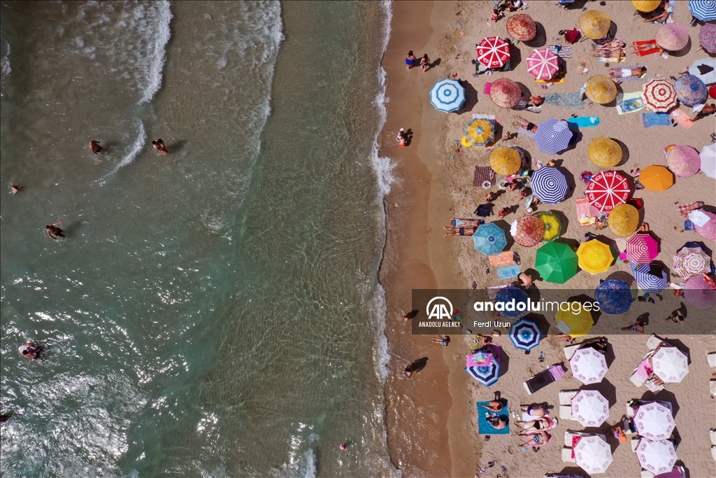 В преддверии праздника Курбан-Байрамы к Эгейскому побережью Турции стекаются тысячи туристов