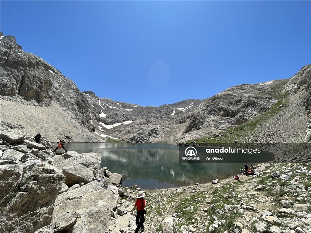 Niğde'deki Karagöl ve Çinili Göl, doğa tutkunlarını ağırlıyor