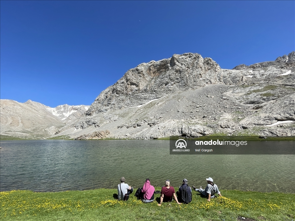 Niğde'deki Karagöl ve Çinili Göl, doğa tutkunlarını ağırlıyor