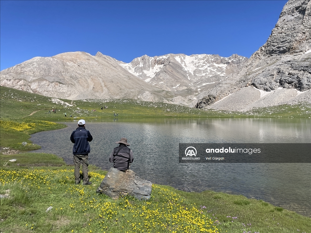 Niğde'deki Karagöl ve Çinili Göl, doğa tutkunlarını ağırlıyor