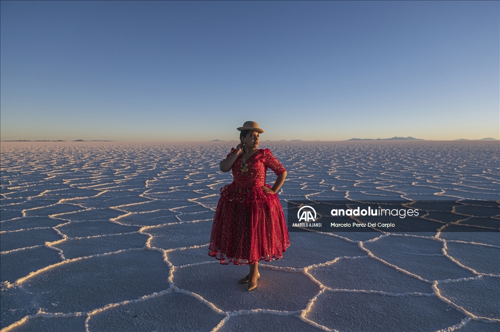 Bolivya'da bulunan Salar de Uyuni Gölü