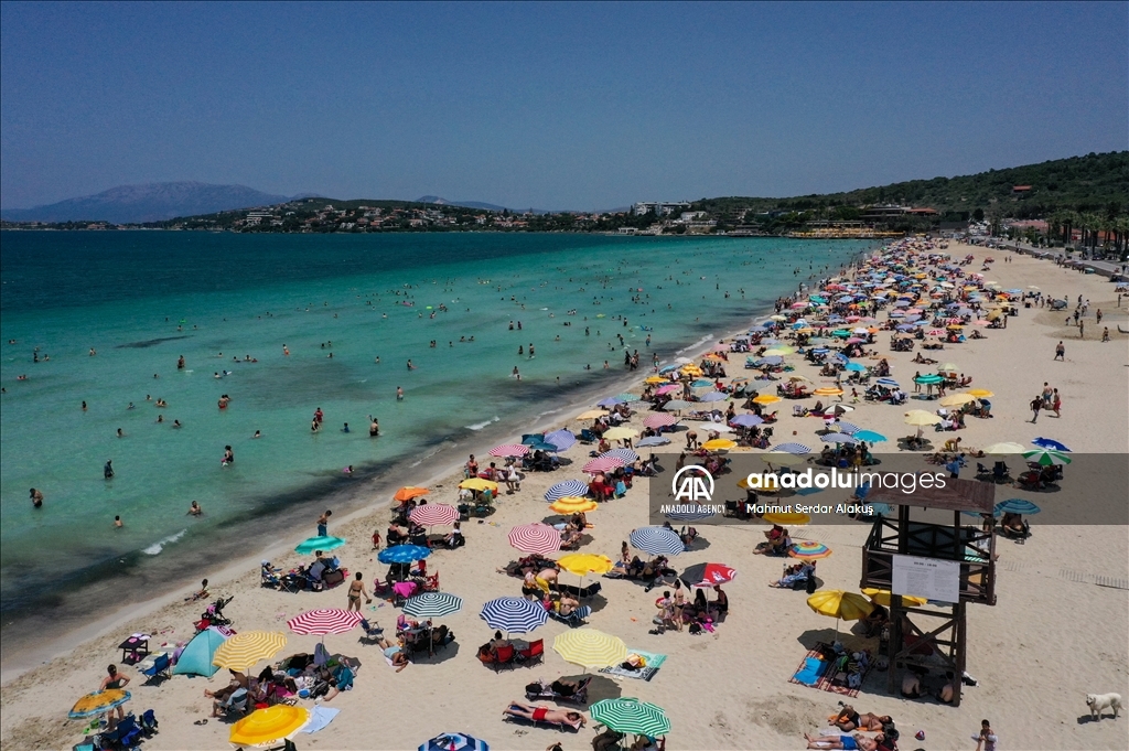 В преддверии праздника Курбан-Байрамы к Эгейскому побережью Турции стекаются тысячи туристов
