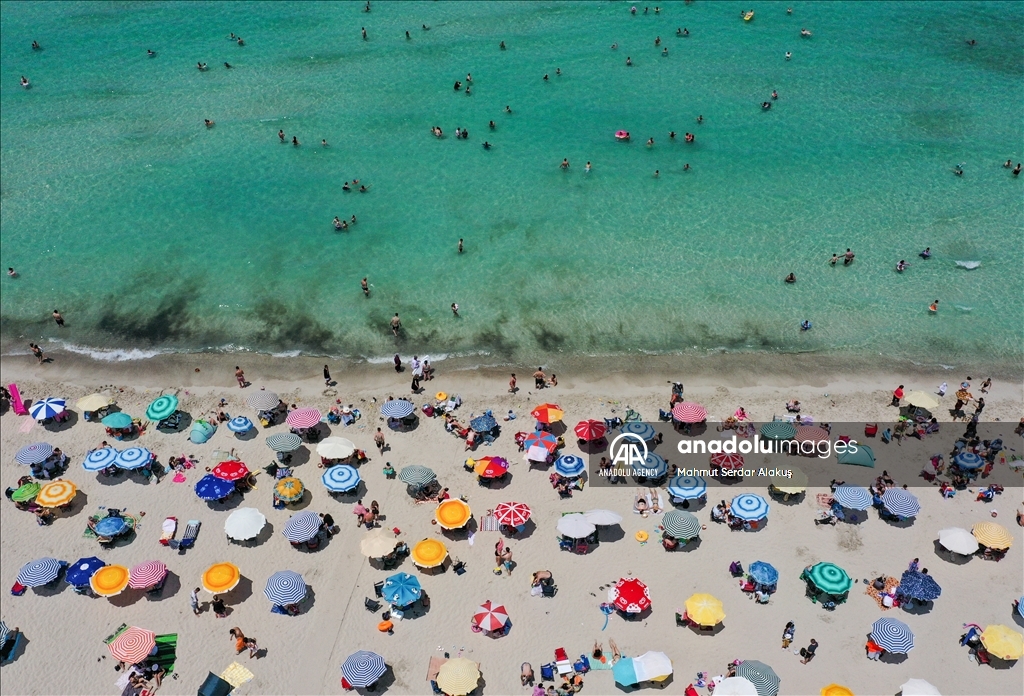 В преддверии праздника Курбан-Байрамы к Эгейскому побережью Турции стекаются тысячи туристов