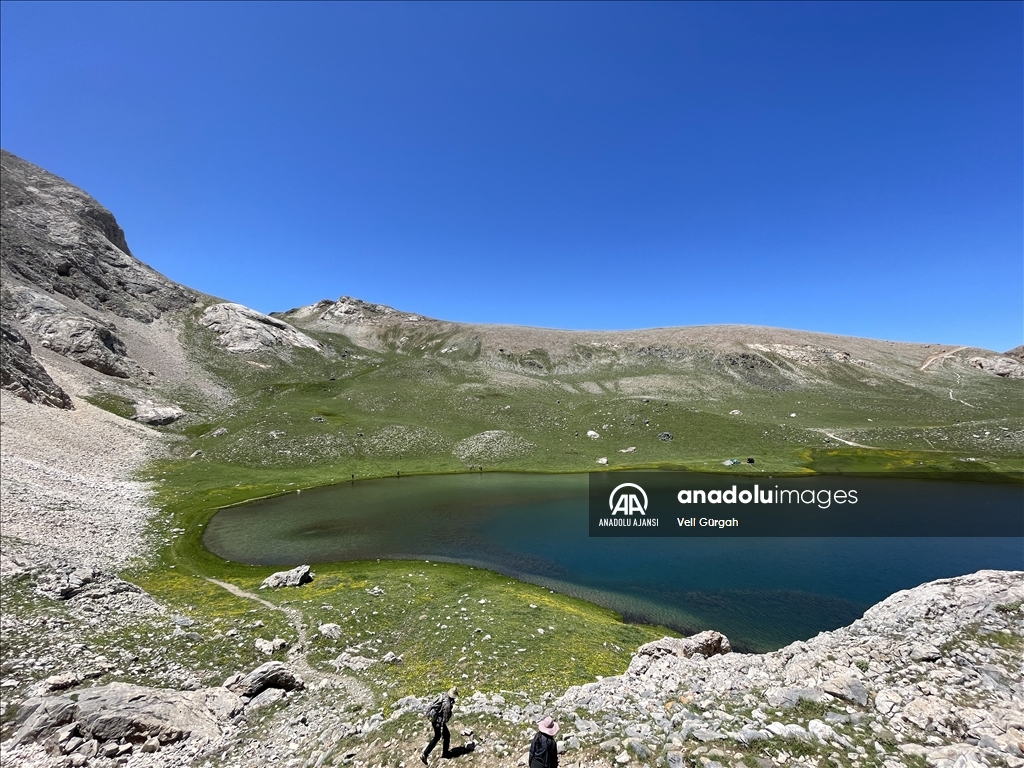 Niğde'deki Karagöl ve Çinili Göl, doğa tutkunlarını ağırlıyor