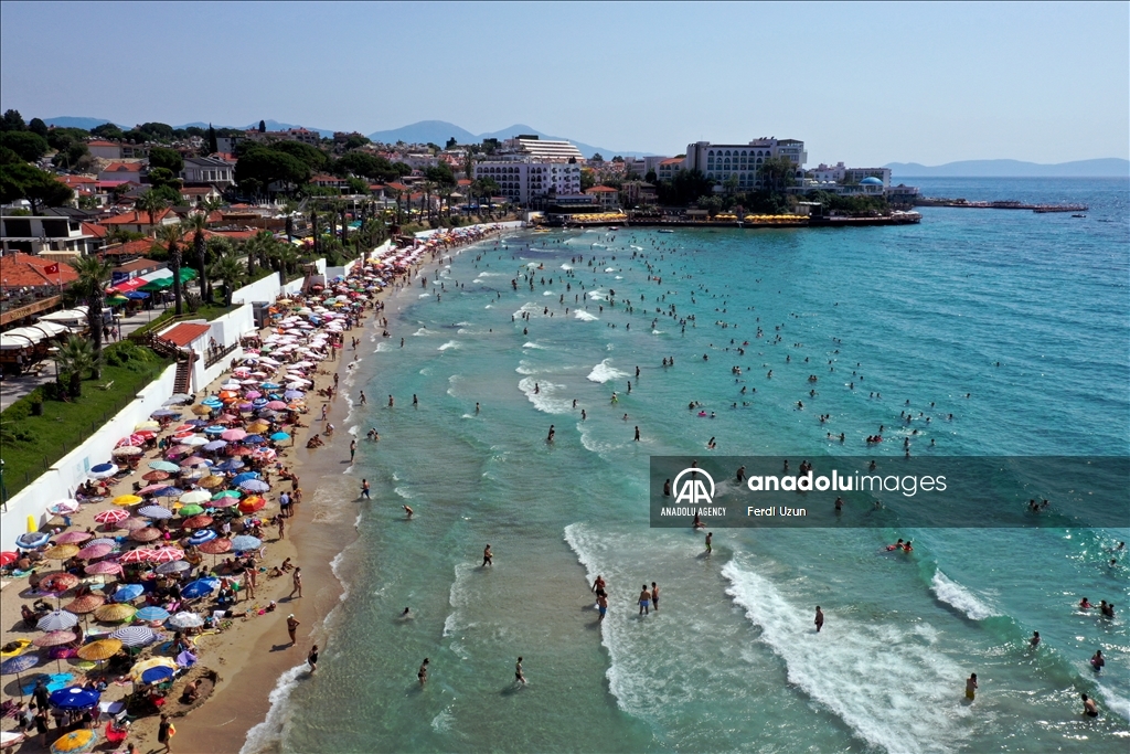 В преддверии праздника Курбан-Байрамы к Эгейскому побережью Турции стекаются тысячи туристов