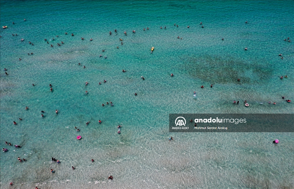 В преддверии праздника Курбан-Байрамы к Эгейскому побережью Турции стекаются тысячи туристов