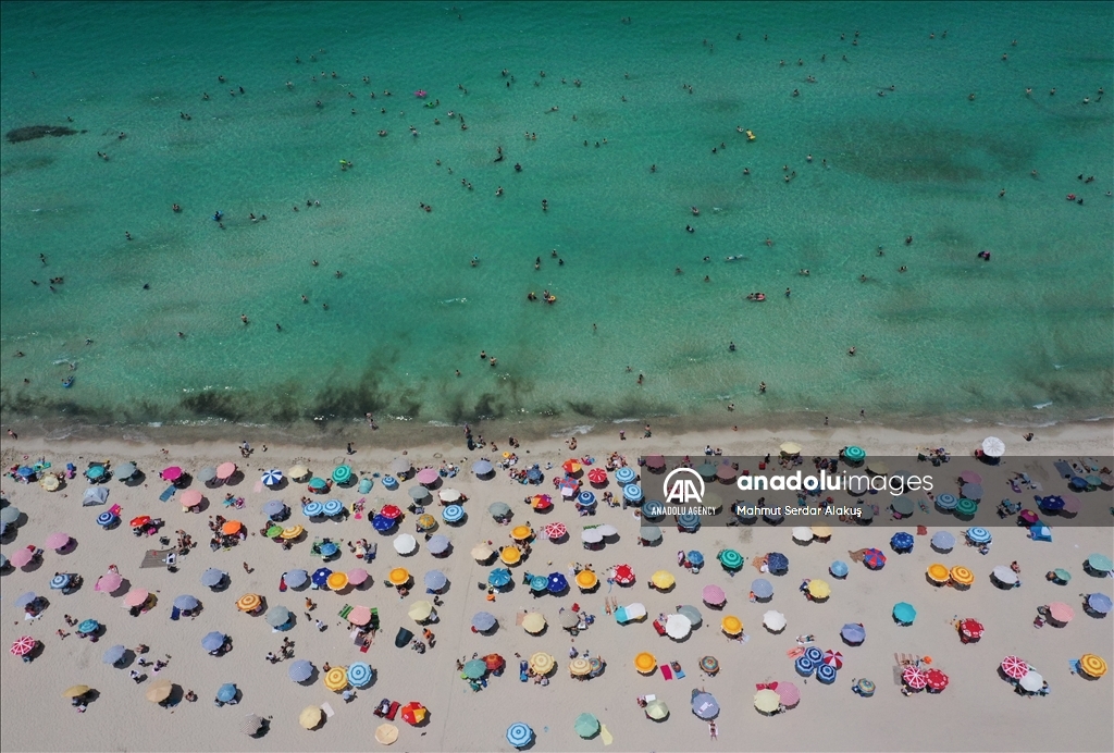 В преддверии праздника Курбан-Байрамы к Эгейскому побережью Турции стекаются тысячи туристов