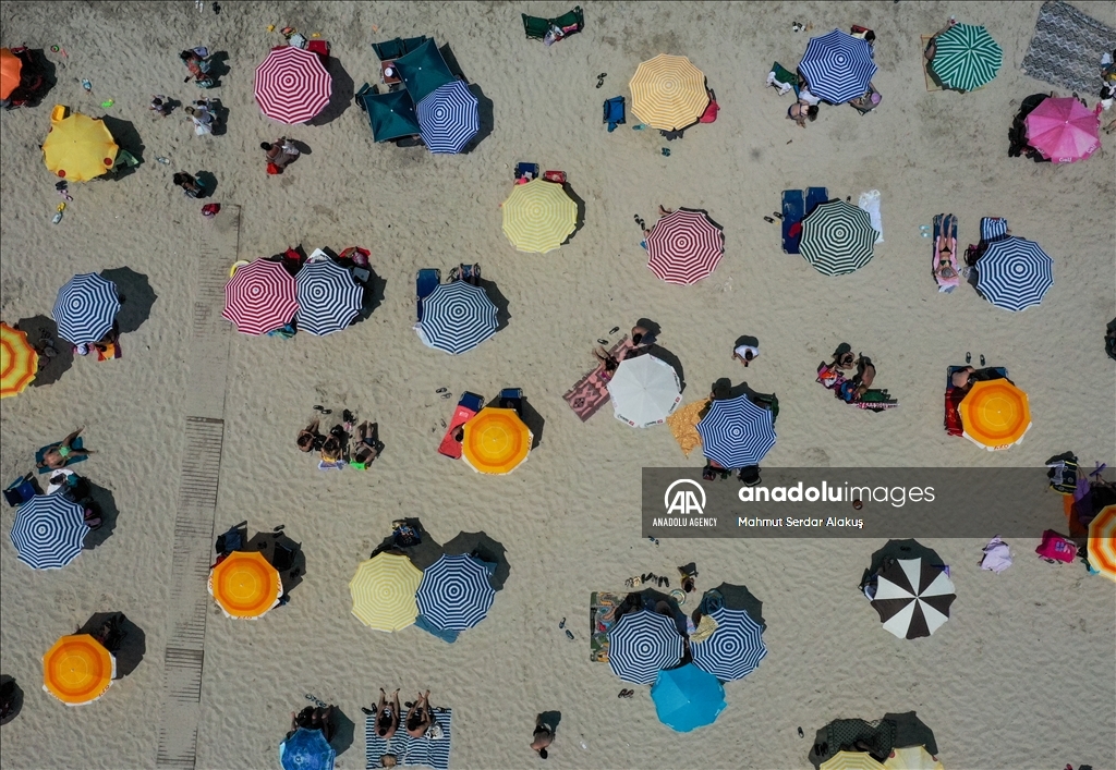В преддверии праздника Курбан-Байрамы к Эгейскому побережью Турции стекаются тысячи туристов