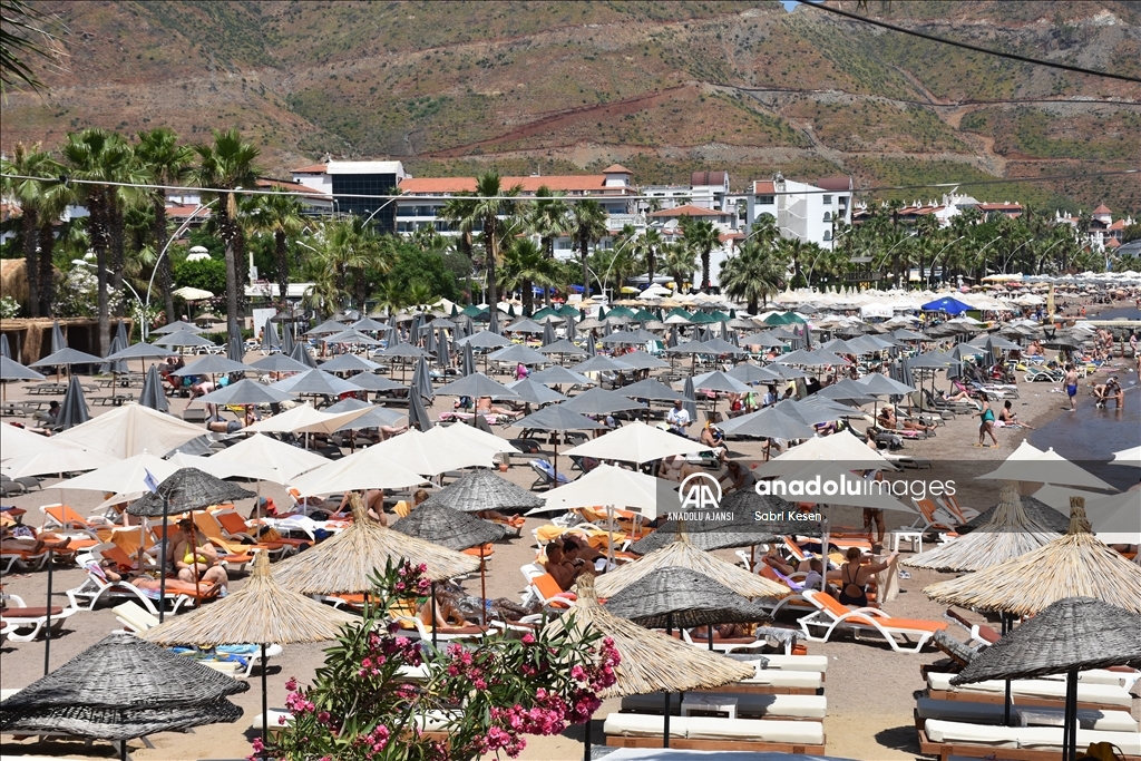 Muğla sahillerinde bayram tatili yoğunluğu yaşanıyor