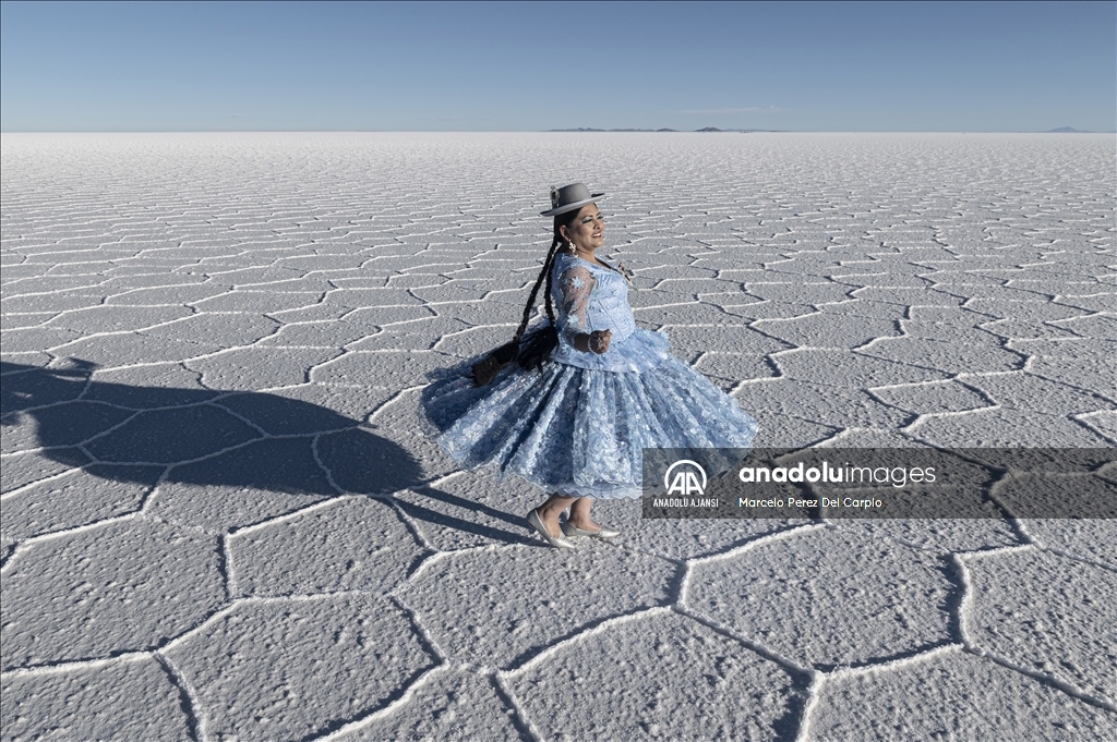 Bolivya'da bulunan Salar de Uyuni Gölü